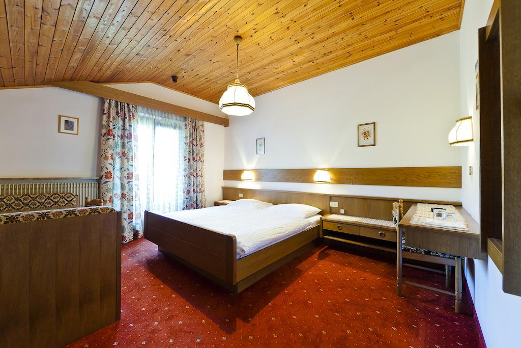 Hotel Brueckenwirt - Al Ponte Montagna Værelse billede